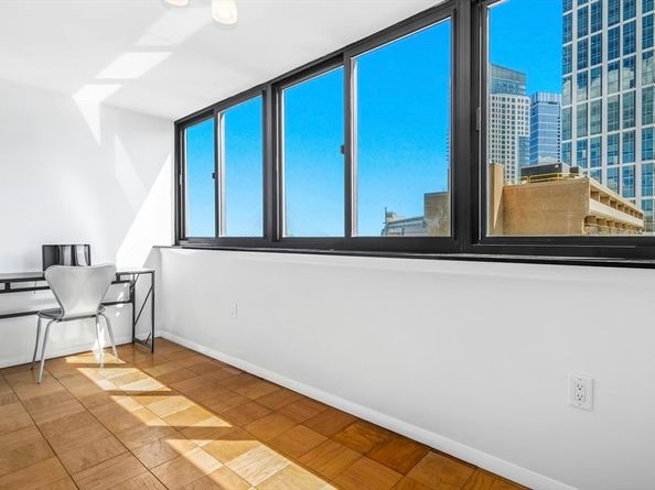 6 Whittier Pl 9H, Boston MA 02114
