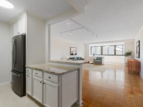 6 Whittier Pl 9H, Boston MA 02114