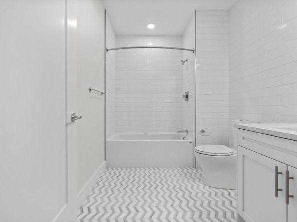 301 Border Street 606, Boston MA 02128