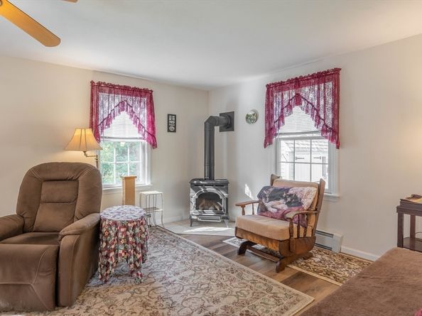 77 Ward St, North Brookfield MA 01535