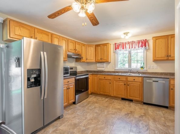 77 Ward St, North Brookfield MA 01535