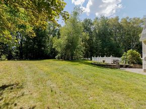 16 Jackie Dr, Millbury MA 01527