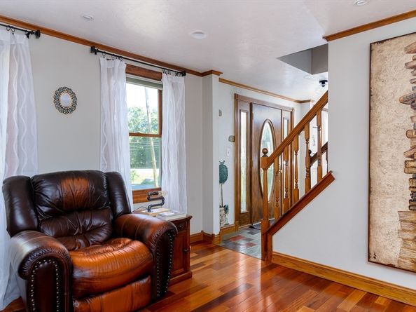 16 Jackie Dr, Millbury MA 01527