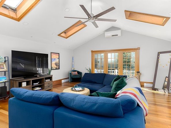 16 Jackie Dr, Millbury MA 01527