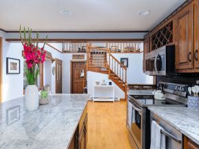 16 Jackie Dr, Millbury MA 01527