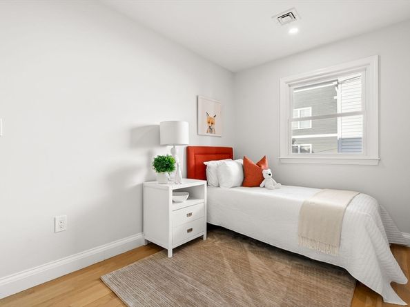 713-715 E 7th St 715, Boston MA 02127