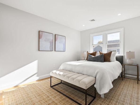 713-715 E 7th St 715, Boston MA 02127