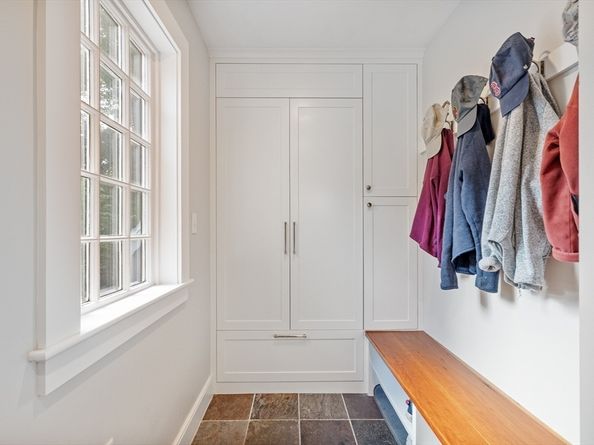 80 Pine Ridge Rd, Newton MA 02468