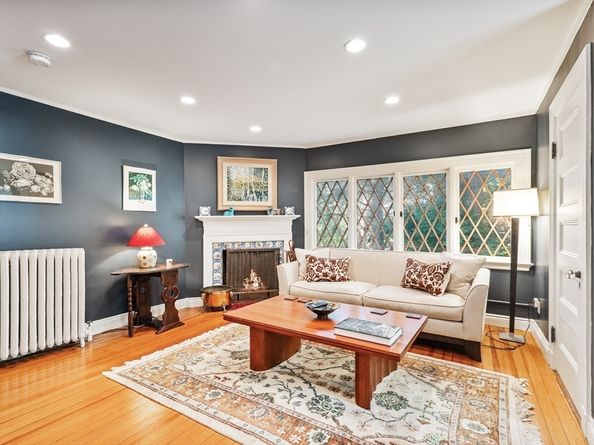 80 Pine Ridge Rd, Newton MA 02468