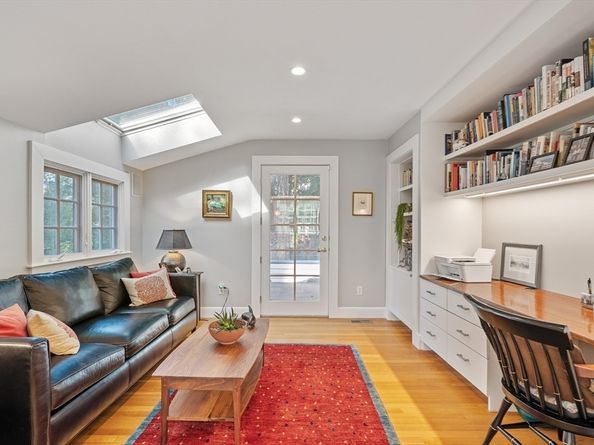 80 Pine Ridge Rd, Newton MA 02468