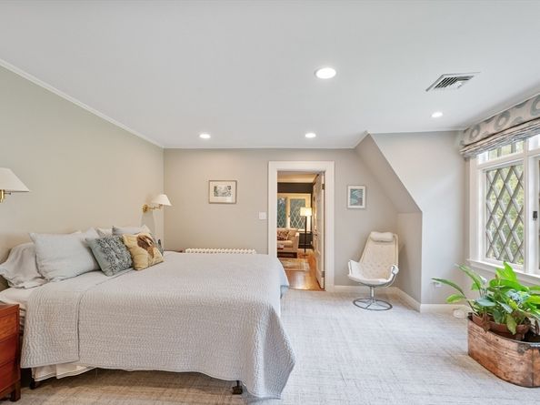 80 Pine Ridge Rd, Newton MA 02468