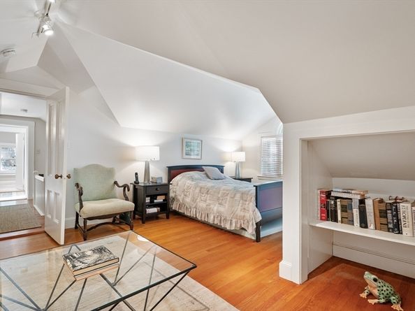 80 Pine Ridge Rd, Newton MA 02468