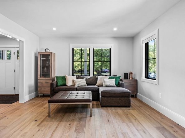 83 Winter St, Lexington MA 02420