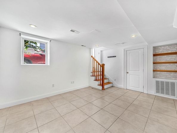 32 Copley St 2, Cambridge MA 02138