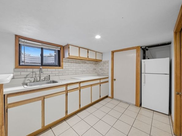 28 Verndale St, Brookline MA 02446