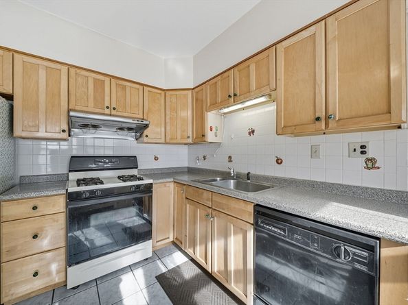 28 Verndale St, Brookline MA 02446