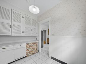 28 Verndale St, Brookline MA 02446