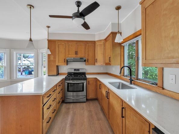 484 Rollstone St, Fitchburg MA 01420