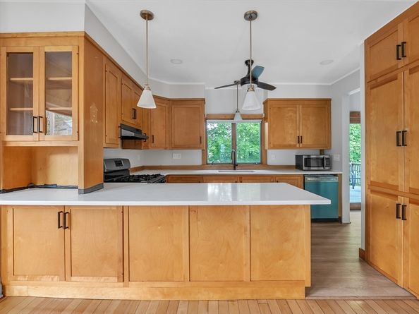 484 Rollstone St, Fitchburg MA 01420