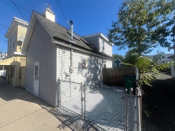 248 Essex St, Lynn MA 01902