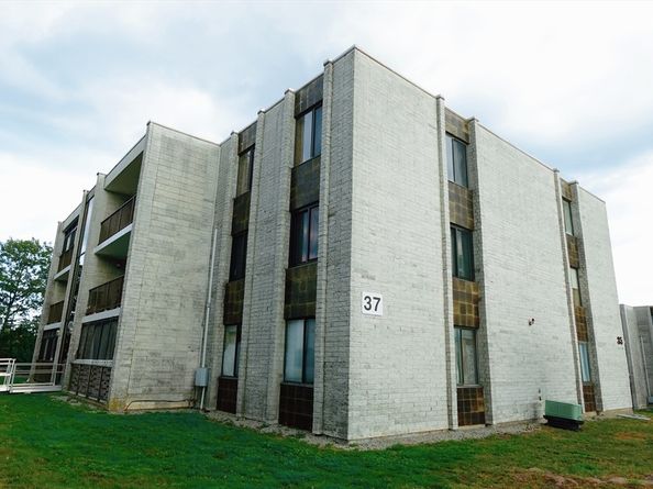 37 Skyline Drive 11, Braintree MA 02184