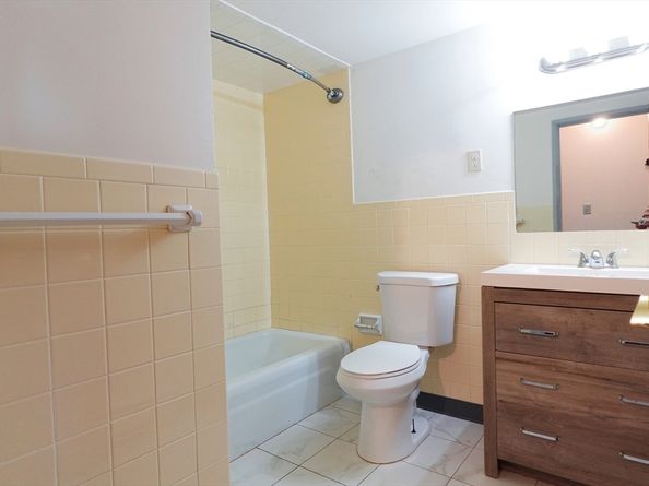 37 Skyline Drive 11, Braintree MA 02184