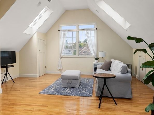 80 Roslindale Ave 3, Boston MA 02131