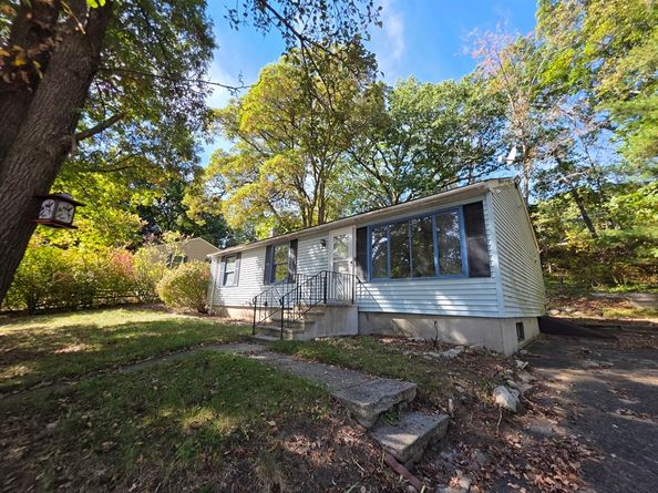71 Wendell St, Athol MA 01331