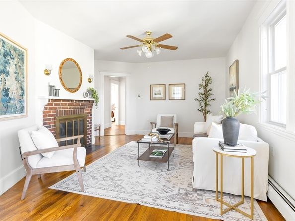 206-208 Cabot, Newton MA 02460