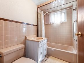 206-208 Cabot, Newton MA 02460