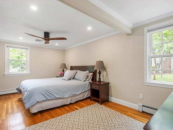 72 Scotland St, Hingham MA 02043