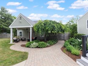 72 Scotland St, Hingham MA 02043