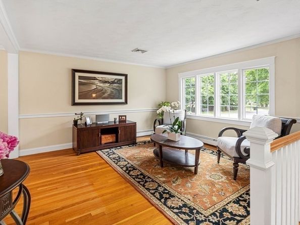 72 Scotland St, Hingham MA 02043