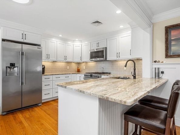 72 Scotland St, Hingham MA 02043