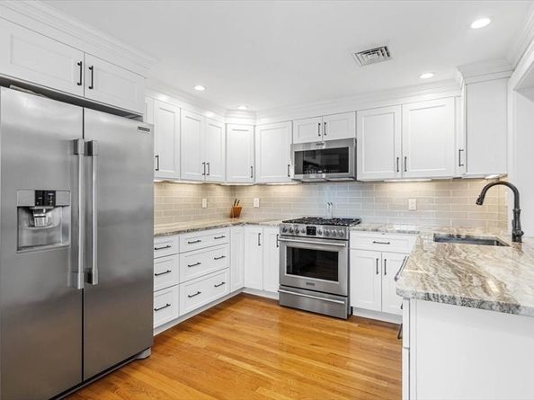 72 Scotland St, Hingham MA 02043
