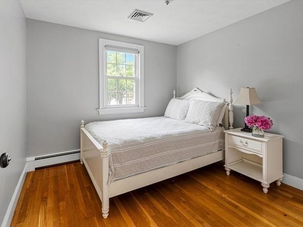 72 Scotland St, Hingham MA 02043