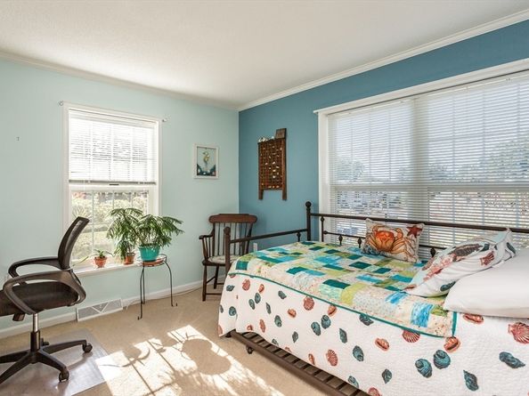 67 Crest Drive, Wareham MA 02571
