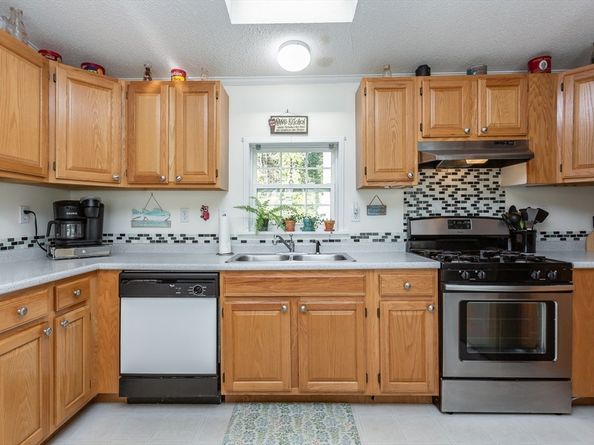 67 Crest Drive, Wareham MA 02571