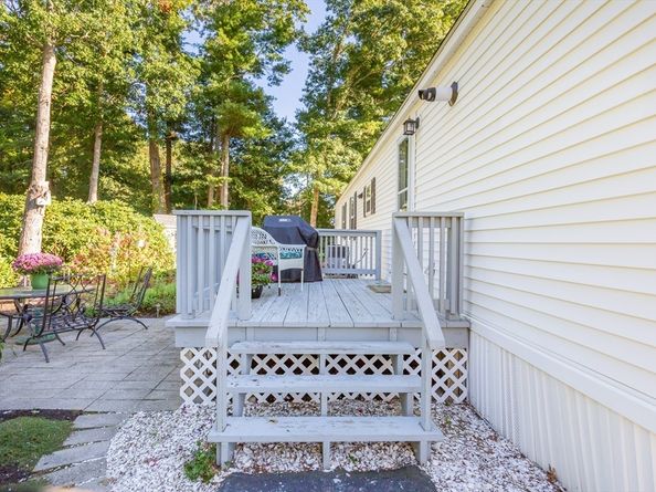 67 Crest Drive, Wareham MA 02571