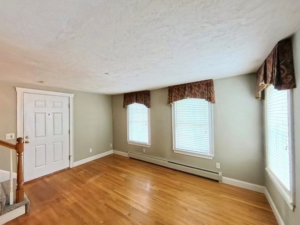 158 Merrimac Street 3, Newburyport MA 01950