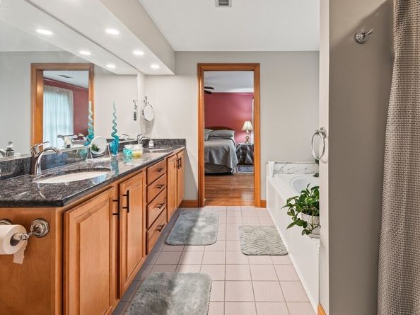 9 Santom St, Auburn MA 01501