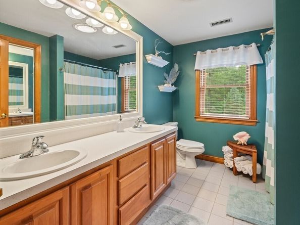 9 Santom St, Auburn MA 01501