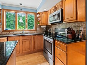 9 Santom St, Auburn MA 01501
