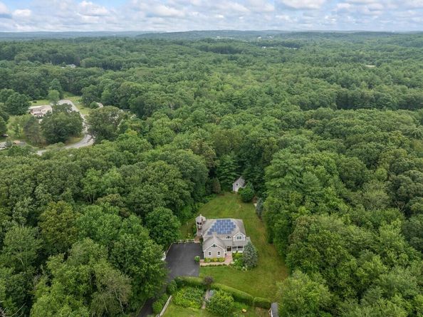 9 Santom St, Auburn MA 01501