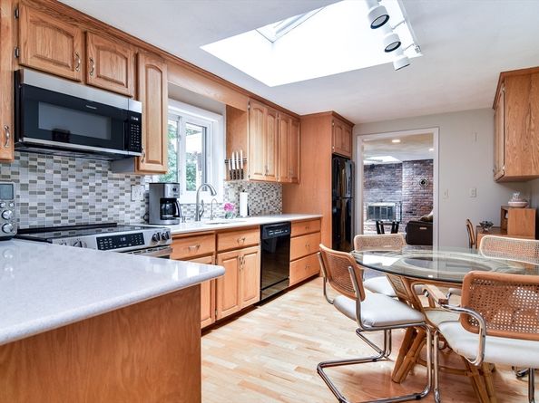 9 Larnis Road, Framingham MA 01701