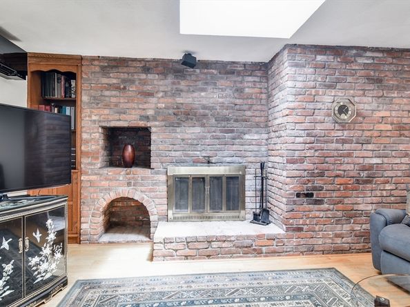 9 Larnis Road, Framingham MA 01701