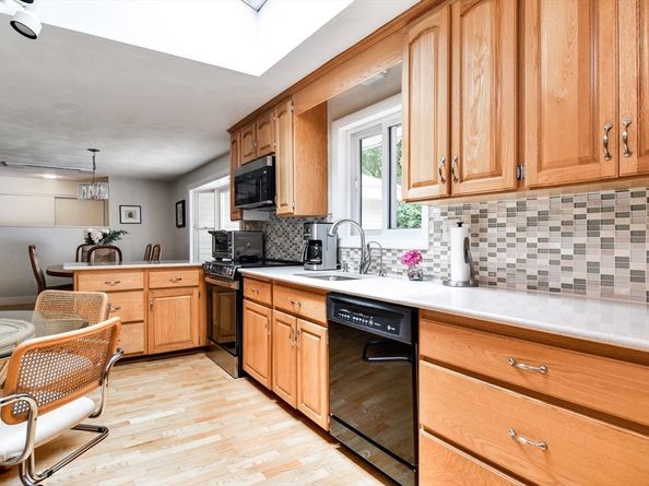 9 Larnis Road, Framingham MA 01701