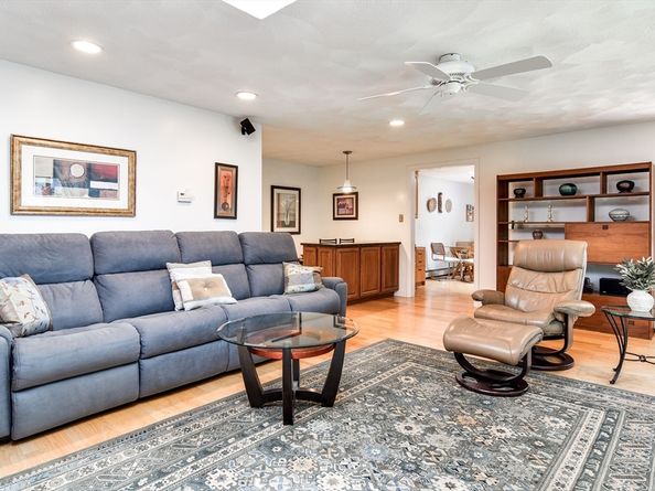 9 Larnis Road, Framingham MA 01701
