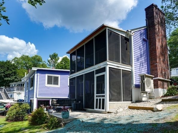 9 Stonecleve Rd, Wellesley MA 02482