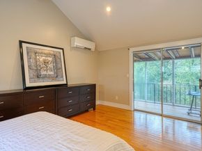9 Stonecleve Rd, Wellesley MA 02482